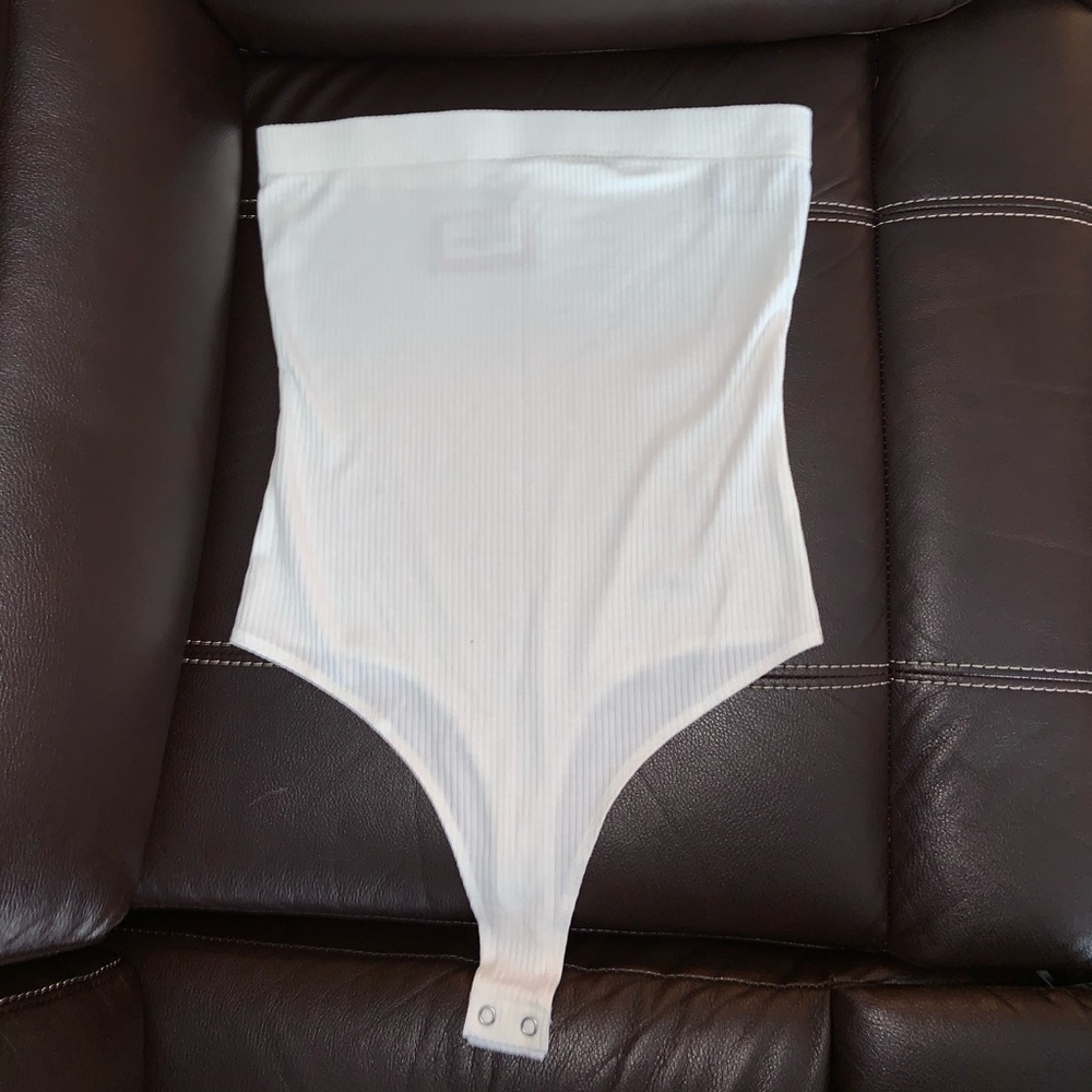 🎀STRAPLESS BODYSUIT🎀